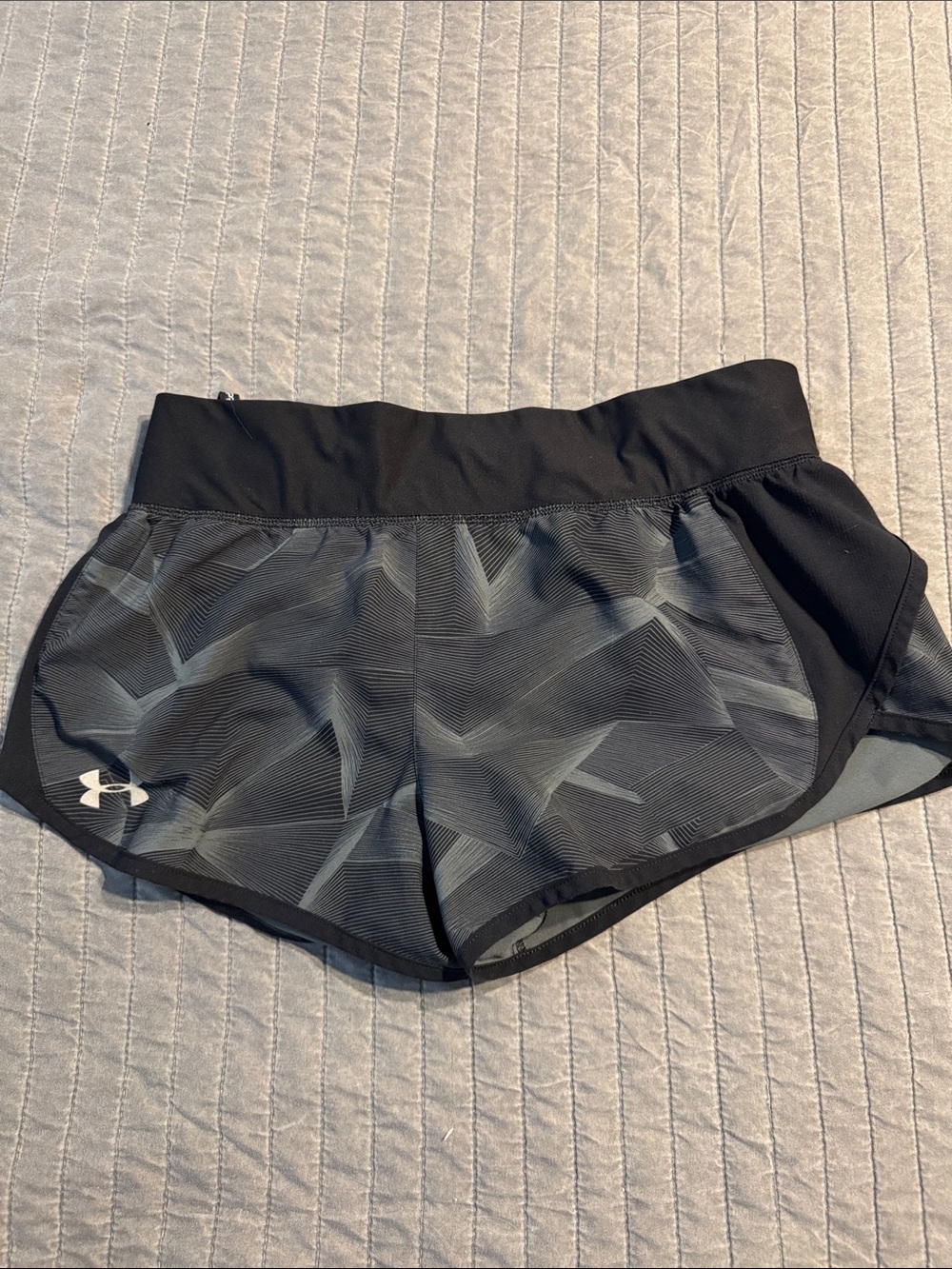 Under Armour Women's Black & Gray Patterned Athletic Shorts